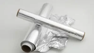 4 smart hacks for reusing pieces of the versatile foil roll — Don't throw away used aluminium foil