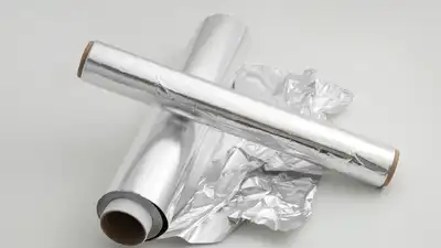 4 smart hacks for reusing pieces of the versatile foil roll — Don't throw away used aluminium foil