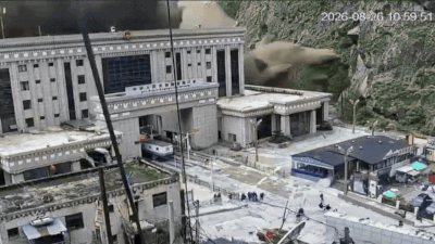 Scientists said there were “pre-event indications”, including meltwater that had turned visibly