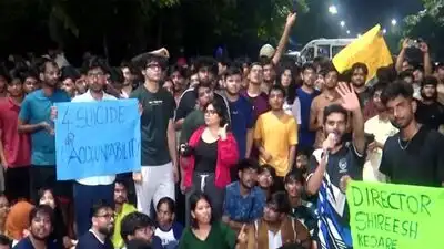Fresh protests have been organised on the IIT-Bombay campus on Saturday morning as several