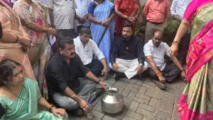 Following his intervention, corporators from different parties joined Rawrane’s protest outside