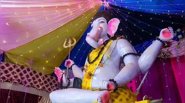 Here are a few decoration ideas worth considering as you plan your Ganpati setup this year