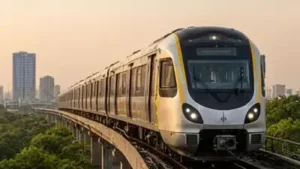 Thane residents formed a human chain to protest the proposed Ring Metro project Representative