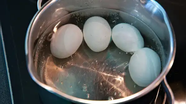 Here are five common reasons eggs crack while boiling, along with simple ways to keep