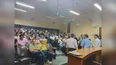 Senapati delivered an insightful lecture entitled “Reinventing Drug: The wider industry impact