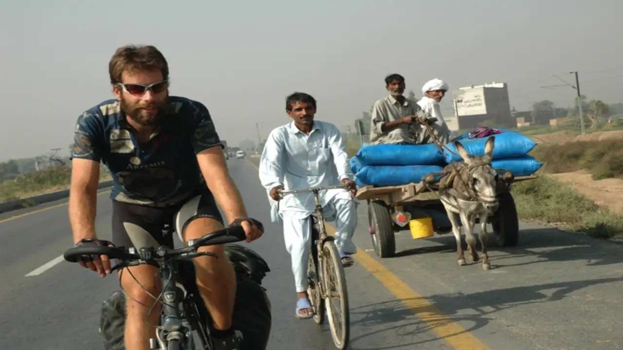 In 2007, Scottish cyclist Mark Beaumont left Paris to race around Earth; 194 days and 17 hours