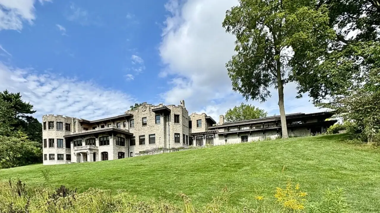 Archived records note that by 1909, Ford owned more than 2,000 acres in the general Dearborn