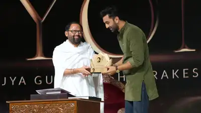 Ranbir Kapoor with spiritual guru Rakeshji