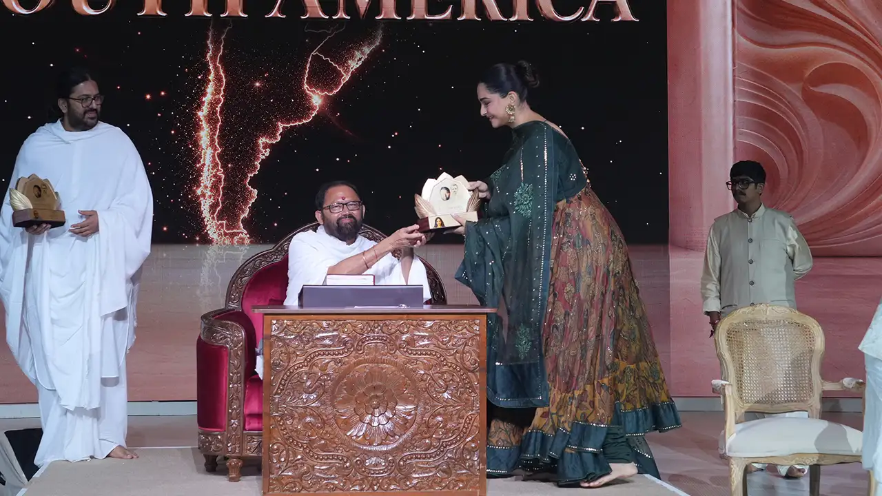 Ranbir Kapoor with spiritual guru Rakeshji