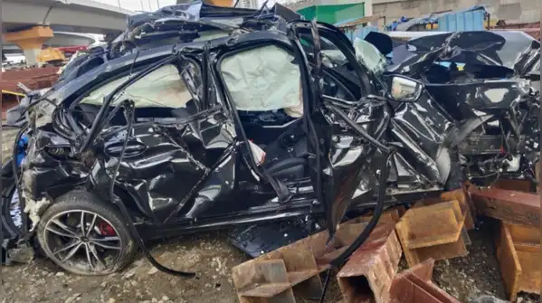 CCTV footage showed a speeding BMW crashing through the barrier on Mumbai’s Coastal Road