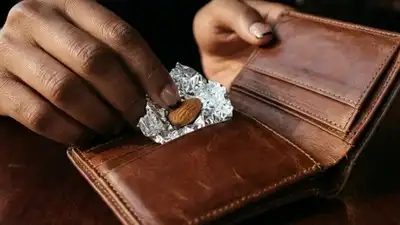 What this simple hack is for and why people recommend it — Wrapping an almond in aluminium foil