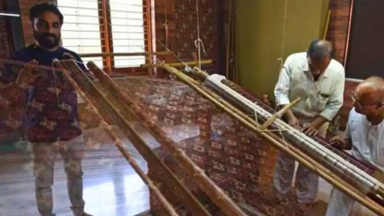 At first glance, Odisha’s Pasapalli saree may look like a beautifully arranged chessboard woven