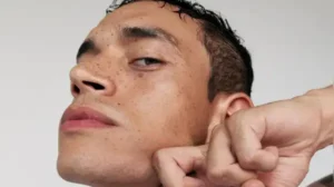However, the problem may not be the jawline after all; your chin may be the main culprit, since