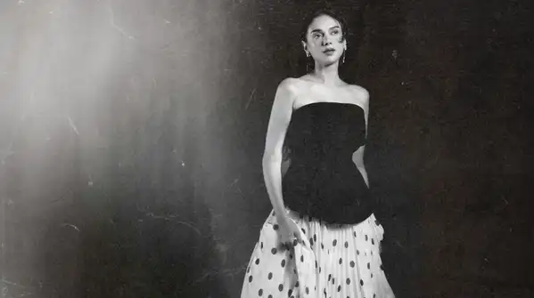 Aditi Rao Hydari is not a celebrity who will allow any attractive design to be just plainly