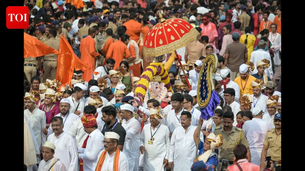 Bappa's grand farewell