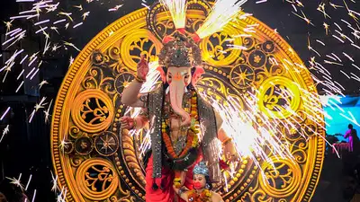 Assam Rifles Director General Lt Gen Vikas Lakhera visited Pune's Ganpati Mandal