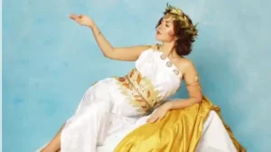 Unlike present-day depictions of Greek women, whose beauty appears to be effortless, there