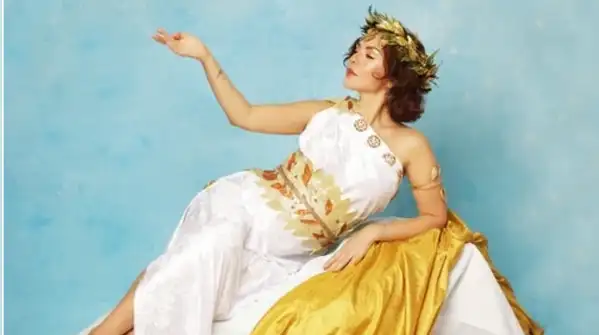 Unlike present-day depictions of Greek women, whose beauty appears to be effortless, there
