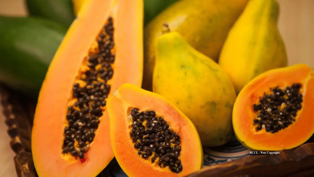 5 high-fibre fruits for better digestion and health — 7 out of 10 Indians lack fibre