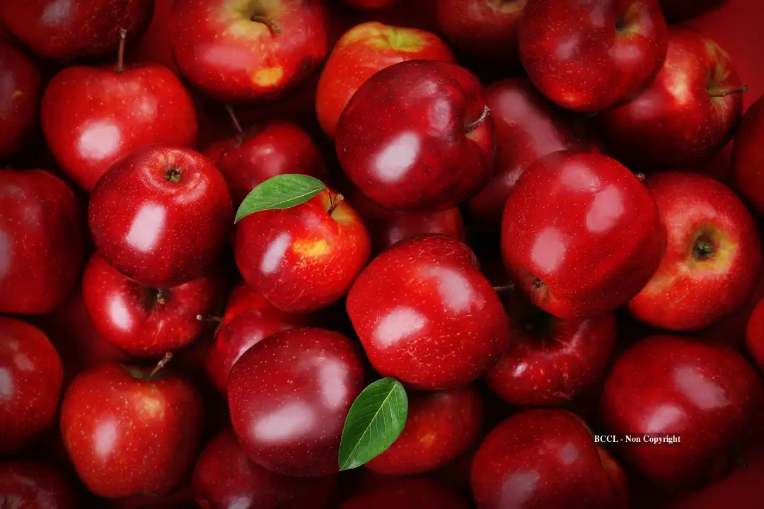 5 high-fibre fruits for better digestion and health — 7 out of 10 Indians lack fibre