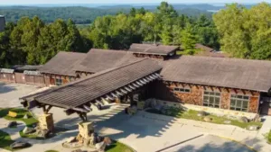 began building the House on the Rock near Spring Green, Wisconsin: The wider industry impact