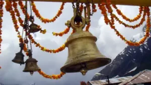 The reason goes beyond "waking up God" — Why Hindus ring temple bells before praying