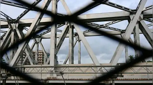 Vidyavihar flyover poised to open in October: 100m railway bridge, key east-west link to connect
