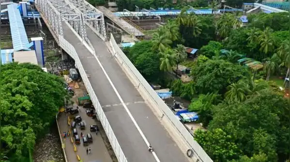 Vidyavihar flyover poised to open in October: 100m railway bridge, key east-west link to connect