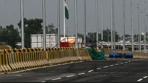 Delhi receives new flyovers and underpasses; here's how Barapullah Phase-III will cut Mayur