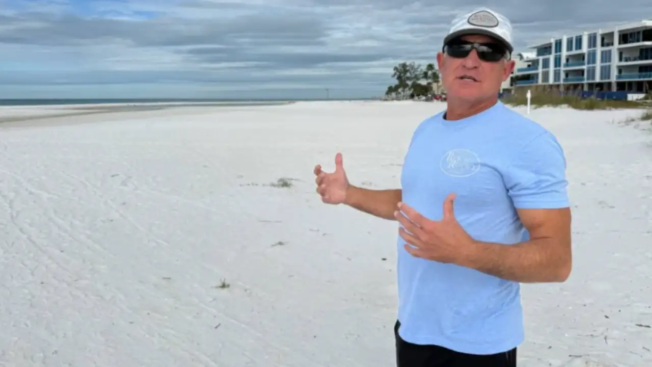In 2016, Florida businessman Michael Holderness began buying four beachfront lots on Siesta Key