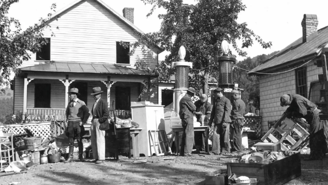 In 1935, Melanchthon Cliser refused $4,855 for his 46-acre Virginia property; deputies handcuffed