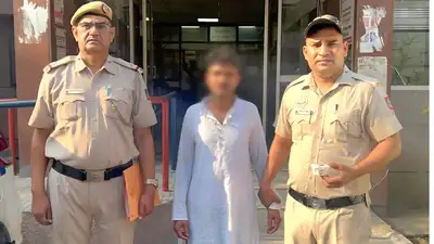 Quarrel over 'affair' turns violent as Delhi man attacks wife with shaving blade