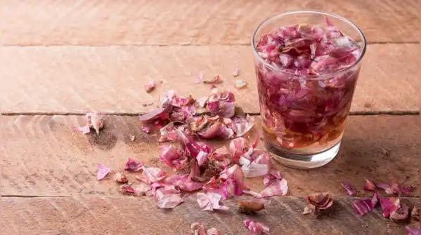 it should not be equated with an official way to stop hair loss issues While onion peel water