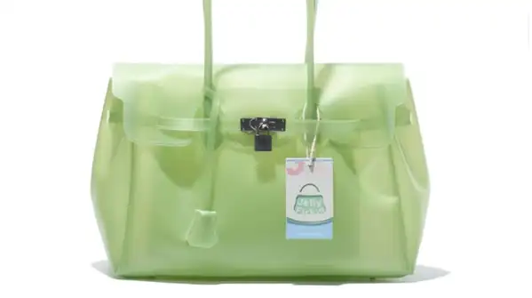 So, let’s learn more about this affordable Birkin dupe, which is now every fashion lover’s