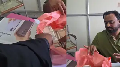 Lokayukta police on Thursday trapped a Central-GST- official while accepting a bribe of Rs