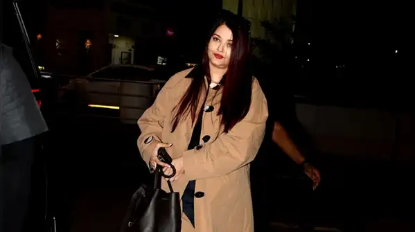 Aishwarya Rai Bachchan recently created an unexpected fashion statement at the Mumbai airport