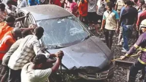 FIR against 18-year-old sedan owner for letting minor drive without licence — Navi Mumbai Parsik