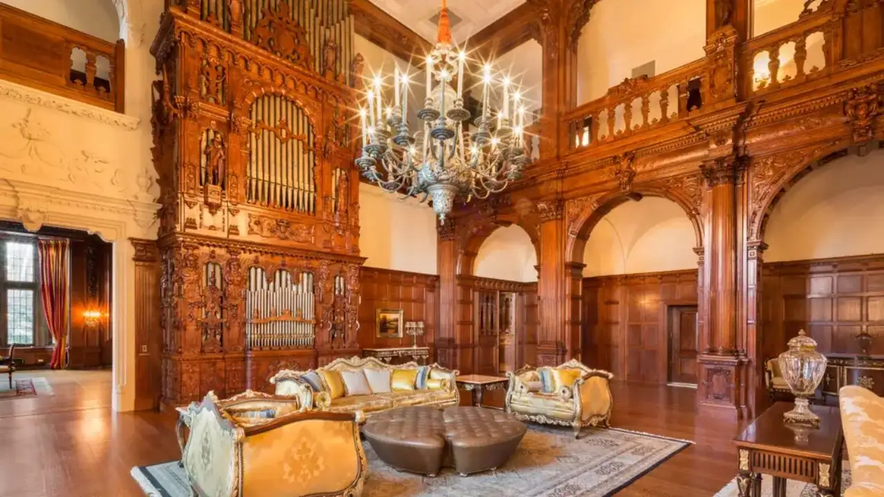 A 50,000-square-foot Gilded Age mansion was bought for $26 million by a convicted fraudster; now