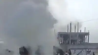 At least 11 dead in suicide bomb blast near police post in northwestern Pakistan