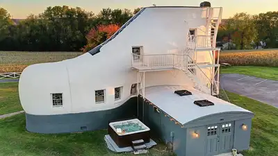 In 1949, Pennsylvania shoe salesman Mahlon Haines built a 25-foot-tall work-boot house for $26,000