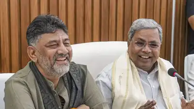 CM buzz fuels fan tributes to Siddaramaiah, DKS