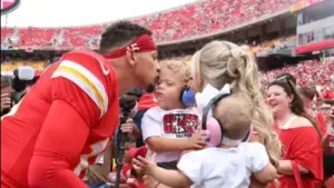 Patrick Mahomes had one goal.(Image via Getty Images)