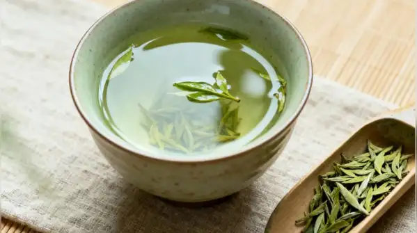 With the antioxidant-filled tea, rinses for hair are making a subtle comeback as