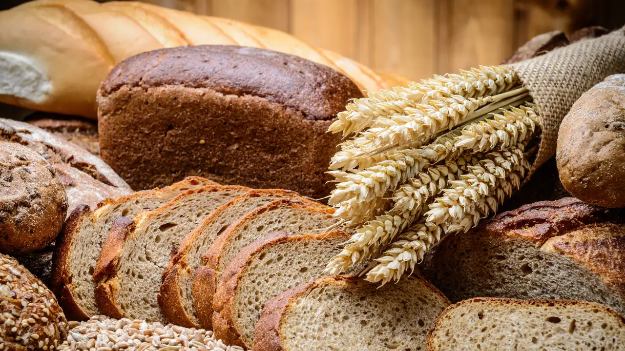 Aluminium foil can help slow moisture loss and protect bread from drying out, but it does not