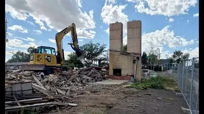 Cheyenne's Twin Chimneys motor court stood for almost 90 years; this week its landmark chimneys
