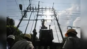 Traders across Keralam have announced torchlight protests on Monday against the power
