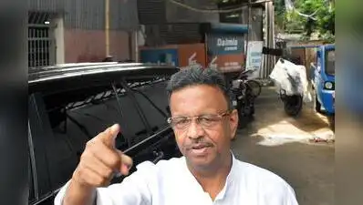 Around 12.30 pm, the panel members arrived at Hakim’s business units at 33, Tollygunge Circular