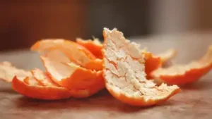 In 1998, about 12,000 metric tonnes of orange peels and pulp were deposited there