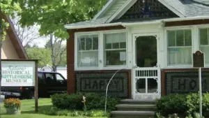 In 1941, Michigan bottler John Makinen built a house from 60,000 chipped and flawed bottles