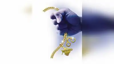 Thief on bike held for snatching gold chain of a teacher while she was searching direction